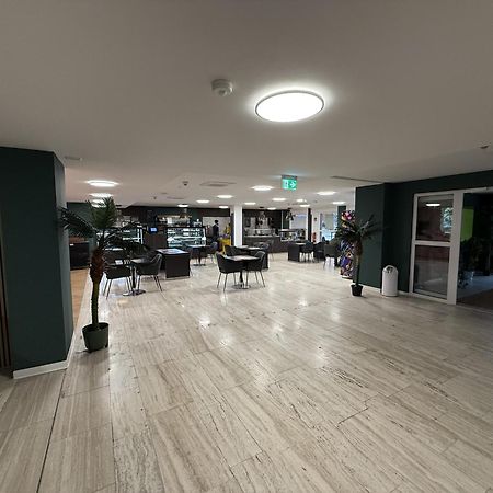 Jade & Jabo - Sehr Schoene Zimmer & Apartements Zum Wohlfuehlen Tageweise & Wochenweise Buchbar Neuss Extérieur photo