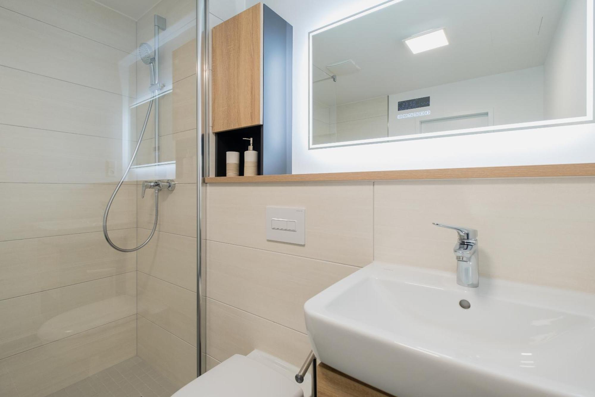 Jade & Jabo - Sehr Schoene Zimmer & Apartements Zum Wohlfuehlen Tageweise & Wochenweise Buchbar Neuss Extérieur photo