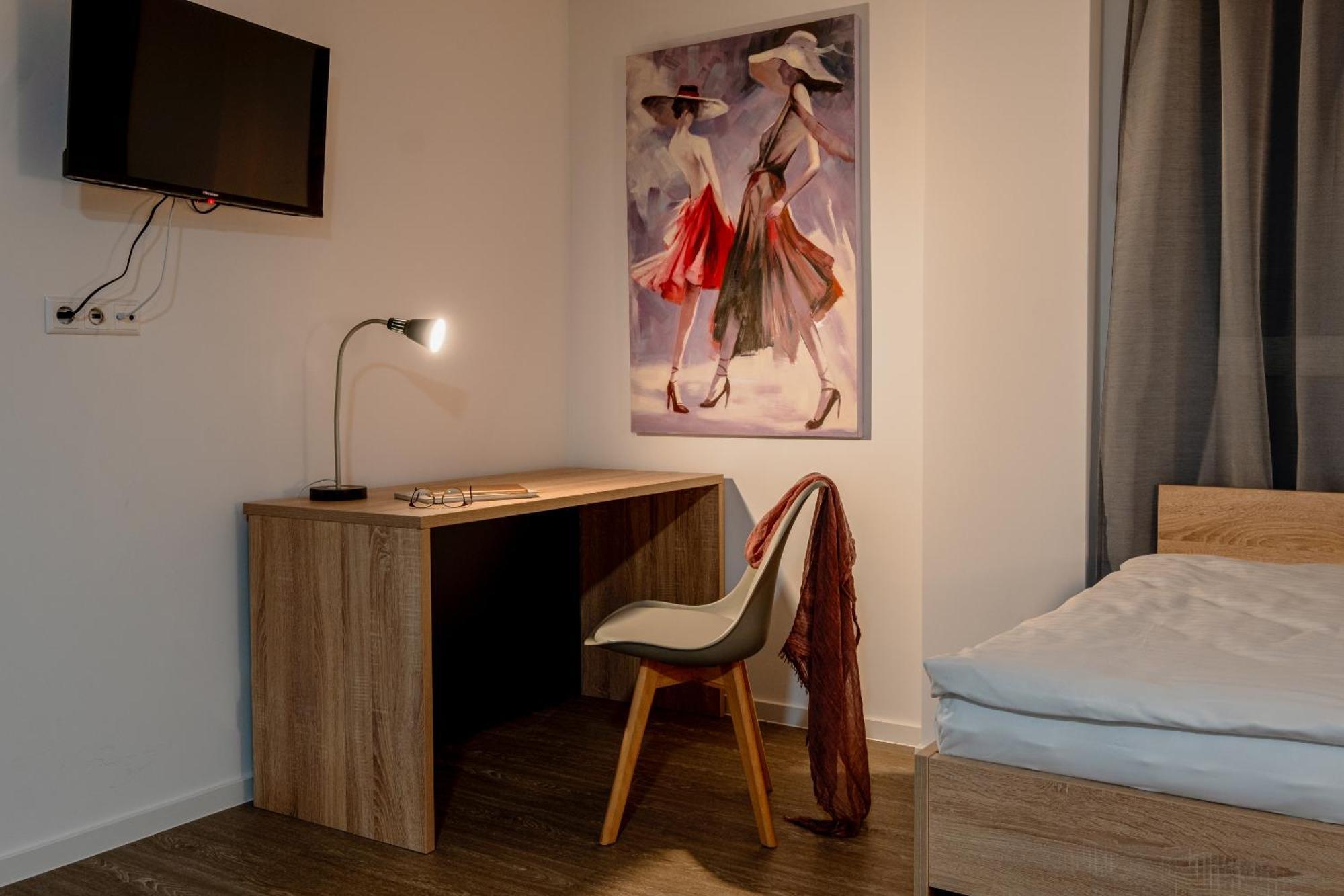 Jade & Jabo - Sehr Schoene Zimmer & Apartements Zum Wohlfuehlen Tageweise & Wochenweise Buchbar Neuss Extérieur photo