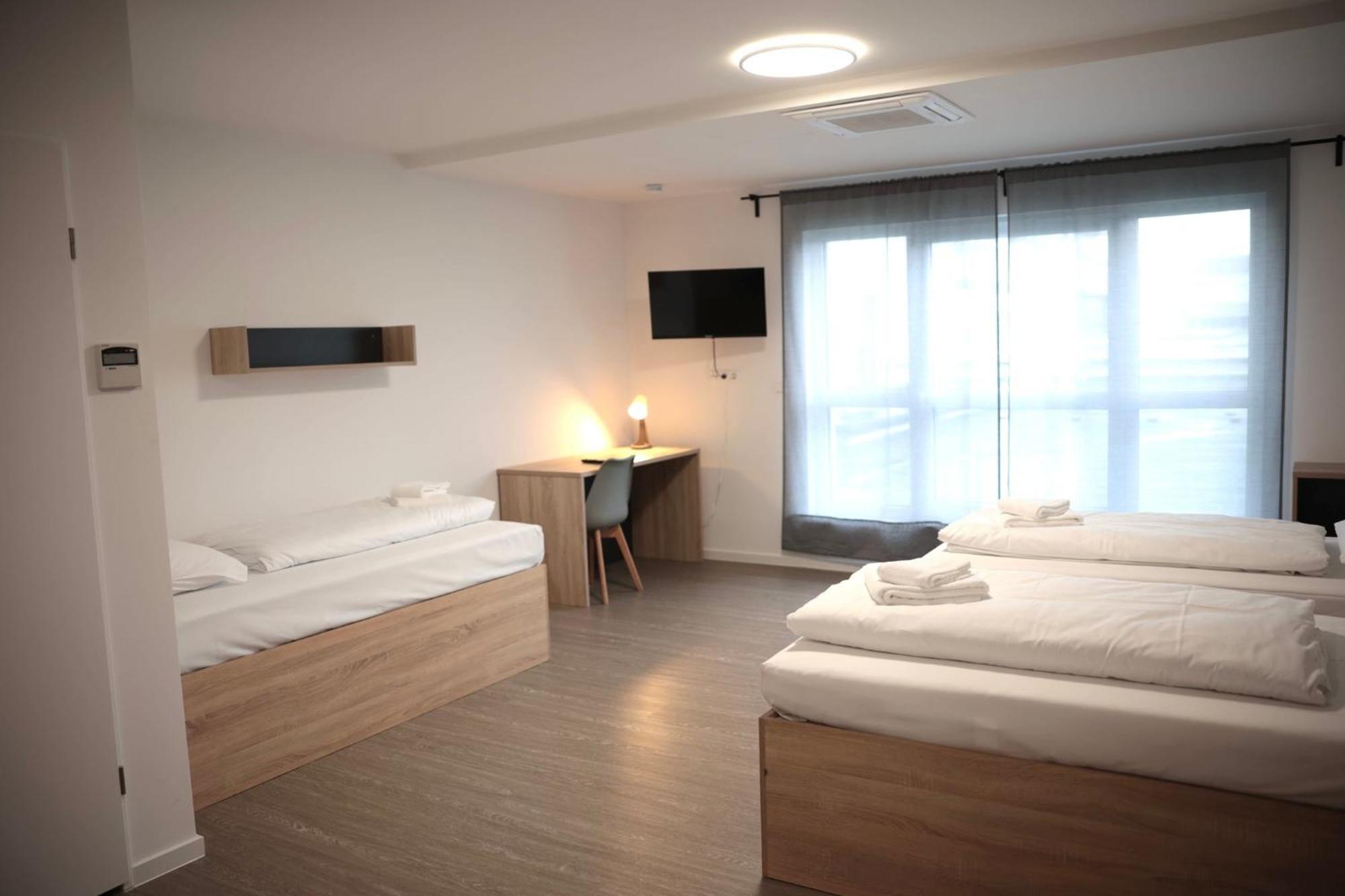 Jade & Jabo - Sehr Schoene Zimmer & Apartements Zum Wohlfuehlen Tageweise & Wochenweise Buchbar Neuss Chambre photo