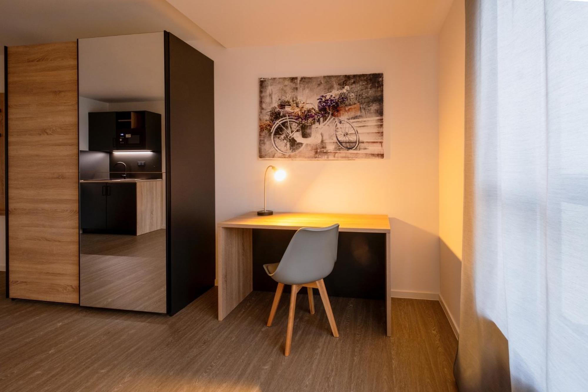 Jade & Jabo - Sehr Schoene Zimmer & Apartements Zum Wohlfuehlen Tageweise & Wochenweise Buchbar Neuss Chambre photo