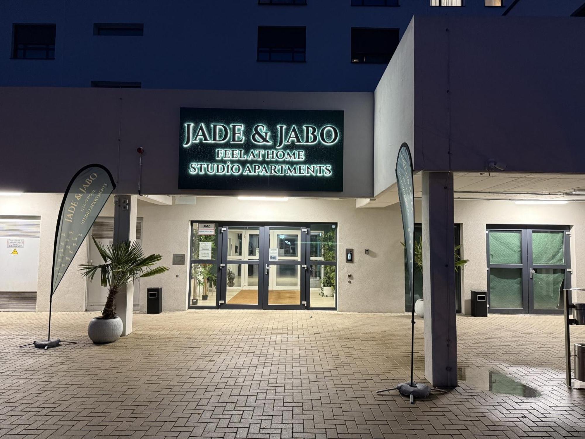 Jade & Jabo - Sehr Schoene Zimmer & Apartements Zum Wohlfuehlen Tageweise & Wochenweise Buchbar Neuss Extérieur photo